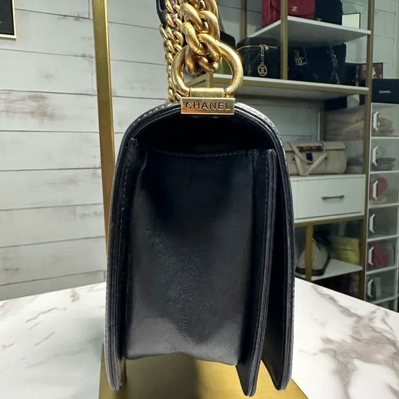 SOLD❌❌❌ Chanel Old Medium Boy Bag - Picture 6 of 17